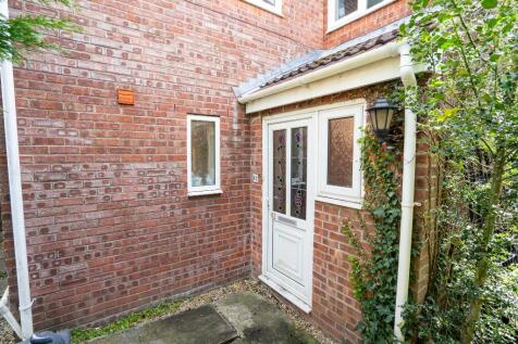 6 bedroom semi-detached house for sale