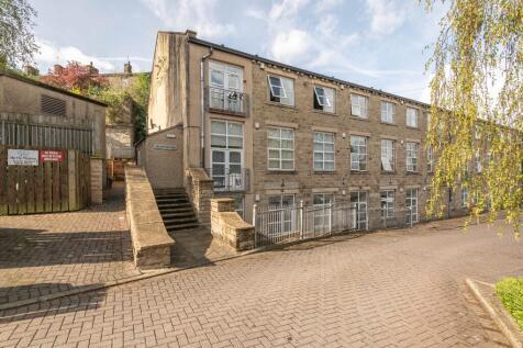 Brackendale, Bradford BD10 2 bed flat for sale