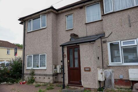 Oval Road South, Dagenham RM10 2 bed flat for sale