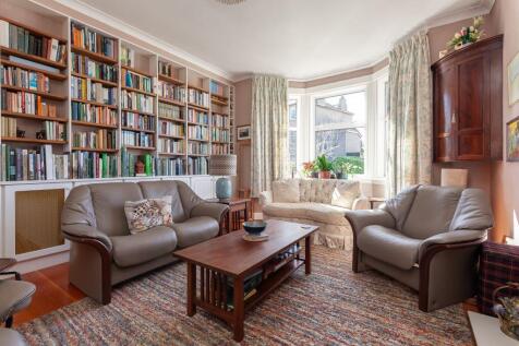 4 Hailes Avenue, Edinburgh, EH13 0NA 3 bed detached bungalow for sale