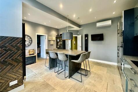Chester Road, Streetly, Sutton... 6 bed semi