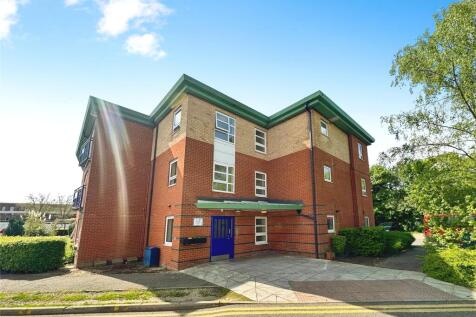 Bishopsfield, Harlow, Essex 2 bed apartment for sale