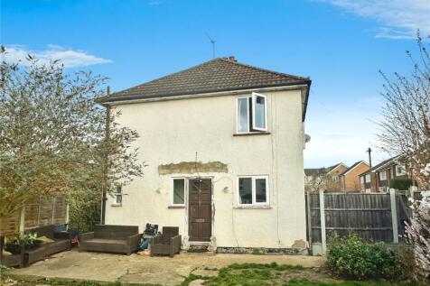 Crossing Road, Epping, Essex 2 bed semi