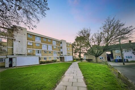 Little Grove Field, Harlow, Essex 2 bed apartment for sale