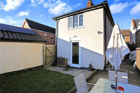 High Street, Attleborough, Norfolk, NR17 2 bed semi