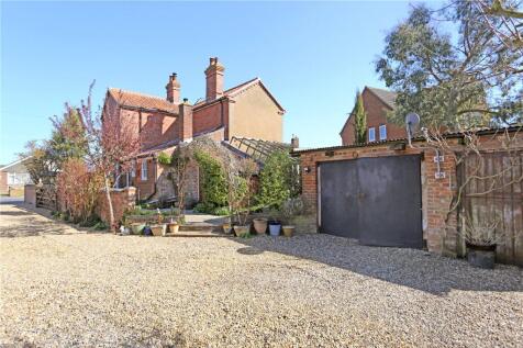 Folly Road, Wymondham, Norfolk, NR18 3 bed detached house for sale