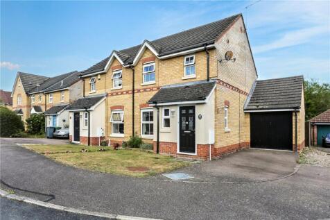Dalbier Close, Dussindale, Norwich... 3 bed semi