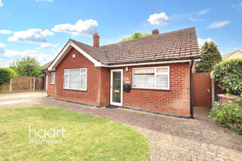 Elmtree Avenue, Brentwood 3 bed detached bungalow for sale