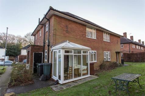 Iveson Drive, Cookridge, Leeds, LS16 2 bed flat for sale