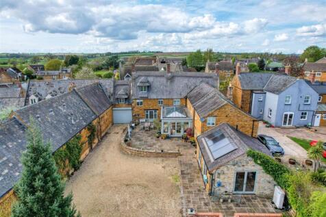 7 bedroom detached house for sale