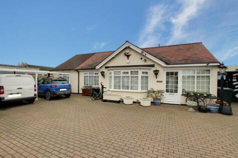 Brackenborough Rd, Louth LN11 5 bed detached bungalow for sale