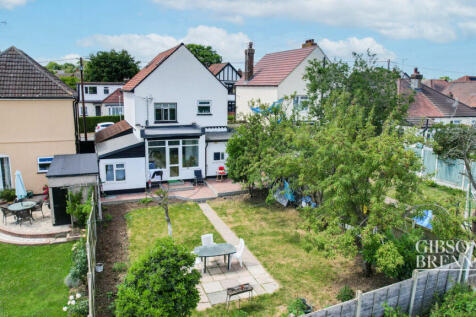 Brackendale Avenue, Basildon, SS13 4 bed detached house for sale