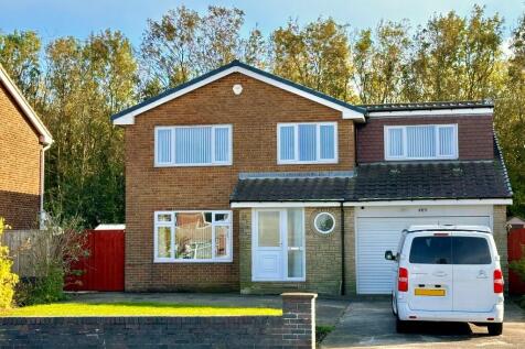 4 bedroom detached house for sale