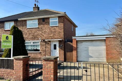 2 bedroom semi-detached house for sale