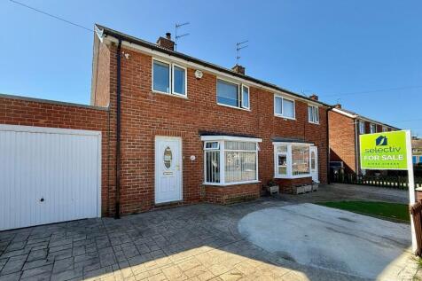 3 bedroom semi-detached house for sale