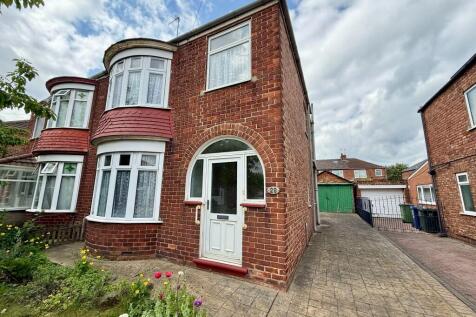 3 bedroom semi-detached house for sale
