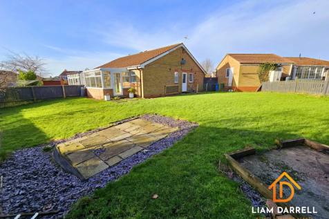 2 bedroom semi-detached bungalow for sale