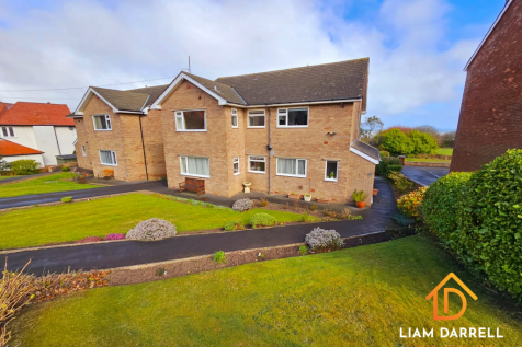 3 bedroom flat for sale