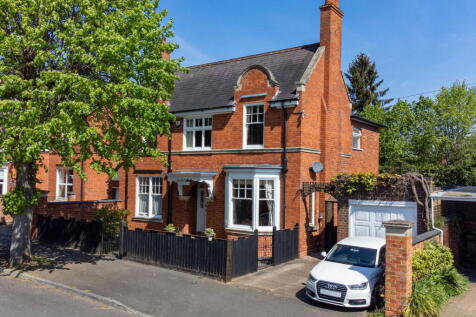 Debdale Road, Wellingborough NN8 4 bed detached house for sale