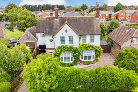 Newton Road, Rushden NN10 5 bed detached house for sale