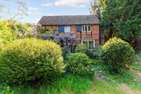 Greenwood by the Lake, Wraysbury 3 bed detached house for sale