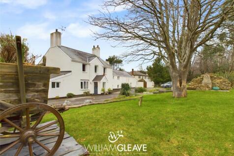 ., North Wales CH8 5 bed detached house for sale