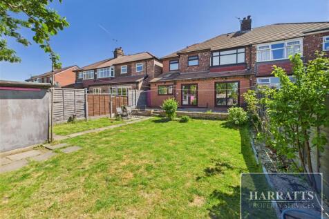 5 bedroom semi-detached house for sale