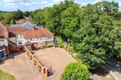 The Avenue, Ascot, Berkshire, SL5 4 bed semi
