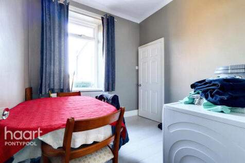 Commercial Street, Pontypool 5 bed detached house for sale