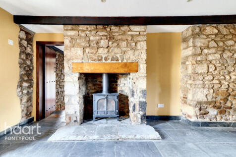 Millbrook Place, Little Mill 4 bed terraced house for sale
