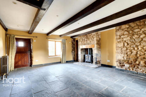 Millbrook Place, Little Mill 4 bed terraced house for sale