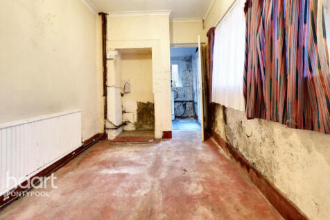 Greenfield Place, Pontypool 2 bed terraced house for sale