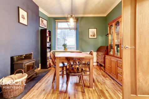4 bedroom semi-detached house for sale