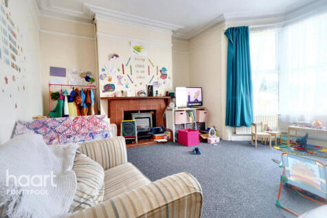 Lower Park Terrace, Pontypool 6 bed terraced house for sale