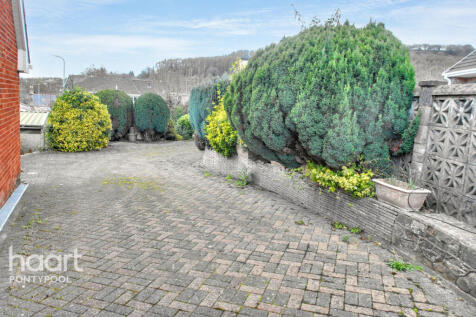 Mount Pleasant, Pontypool 3 bed bungalow for sale