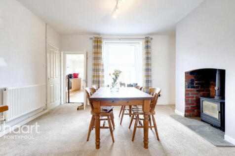 Salisbury Terrace, Pontypool 3 bed terraced house for sale