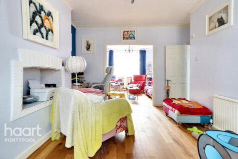 Commercial Close, Pontypool 3 bed terraced house for sale