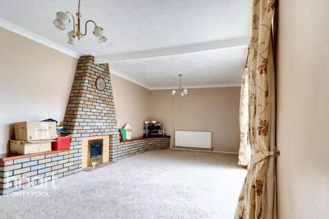 Usk Road, Pontypool 2 bed detached bungalow for sale