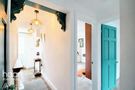 Hillside Avenue, Pontypool 2 bed flat for sale
