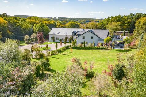 8 bedroom detached house for sale