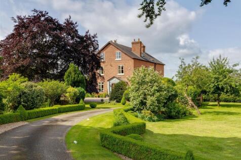 6 bedroom detached house for sale