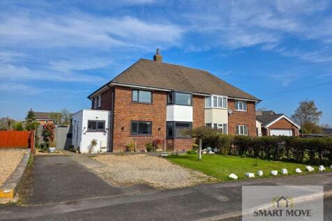 3 bedroom semi-detached house for sale