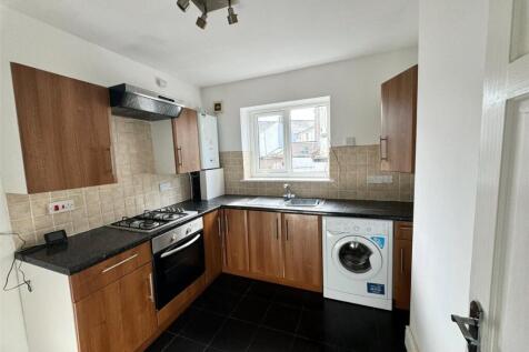 64 Furzehill Road, Devon PL4 1 bed apartment for sale