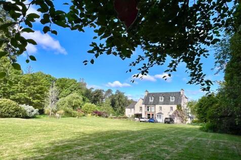 6 bedroom semi-detached house for sale