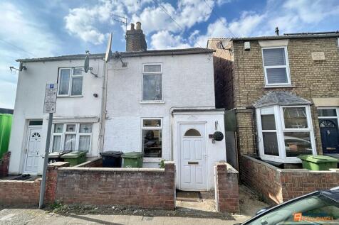 Dogsthorpe Road, Peterborough, PE1 2 bed semi