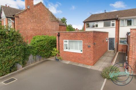 4 bedroom end of terrace house for sale