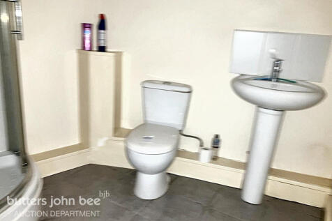 Wellington Road, Dewsbury 1 bed flat for sale