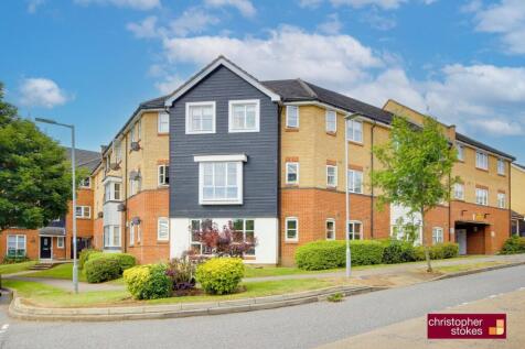 Plomer Avenue, Hoddesdon... 2 bed apartment for sale