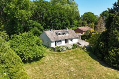 Furzehill, Wimborne, BH21 3 bed detached bungalow for sale