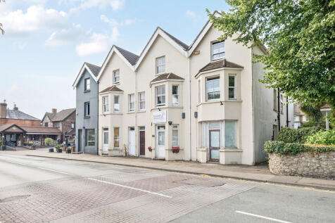 Terraced house for sale